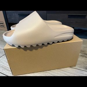 Yeezy BEIGE slides, color PURE, NWT, Men size 9.